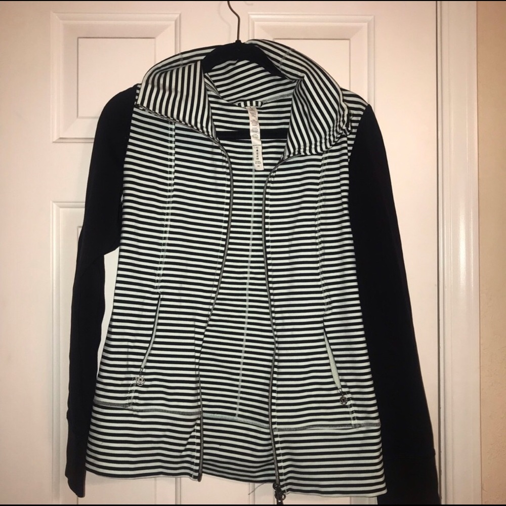 Lululemon striped jacket size 8 perfect condition